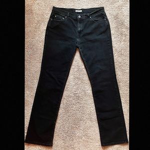 Black Levi’s Jeans! 🖤